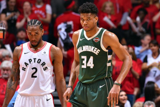 AYX-齐鲁雄鹿队险胜胶东雄鹿队，橄榄球巡回赛上演关键失误成转折！传控打穿防线(山东男篮引进外援)