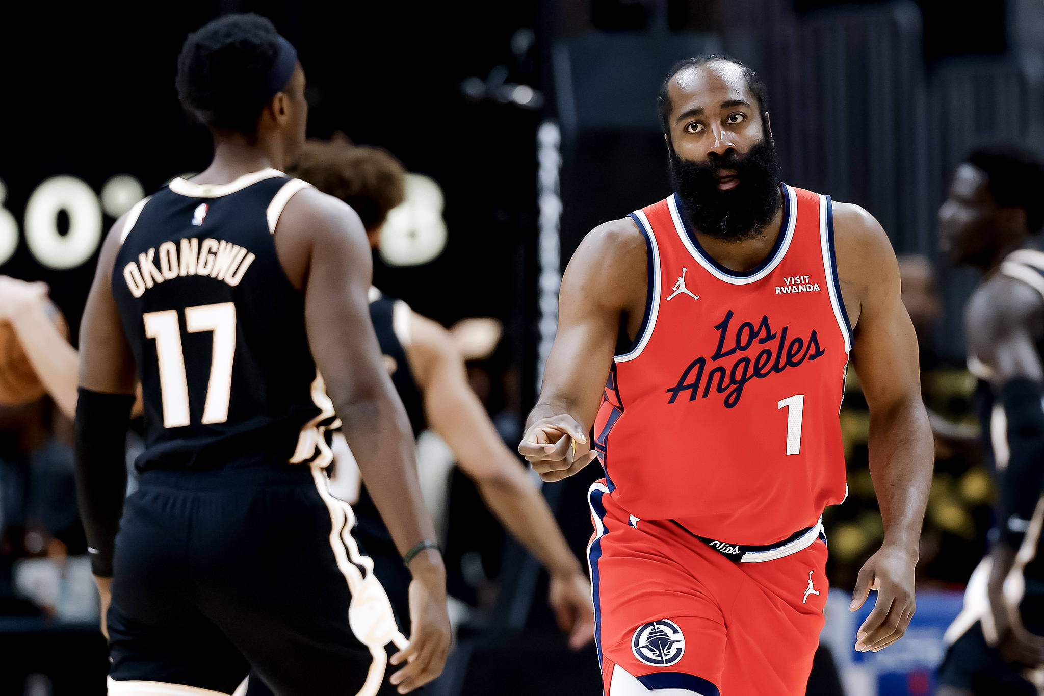 爱游戏-包含老鹰不断突破！，哈登连续十二场比赛得分超过刷新纪录观众掌声雷动的词条