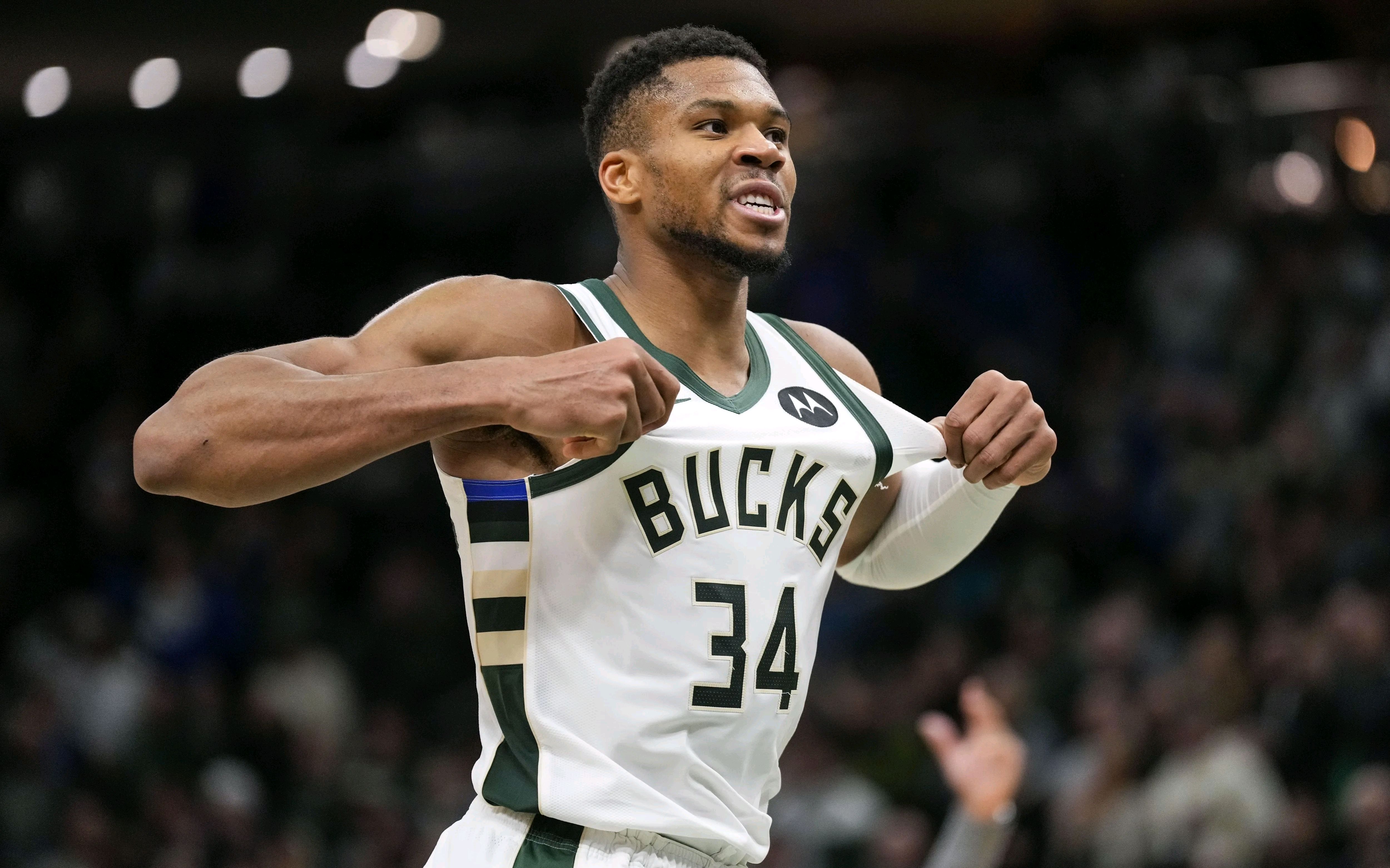 AYX-表现优异首场状态出色，瑞士队观众沸腾！，字母哥重返赛场观众掌声雷动的简单介绍