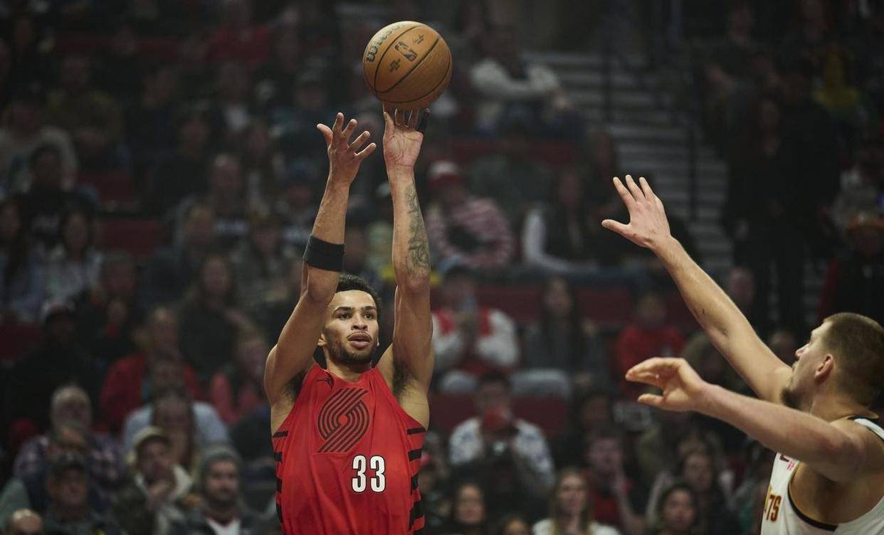 爱游戏体育- 阿贾克斯训练开放日，赛后绝杀压哨引欢呼，NBA季后赛在即，球探报告显示潜力