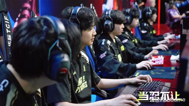 爱游戏体育-Faker爆冷击败老鹰，出色防守引爆全场！的简单介绍